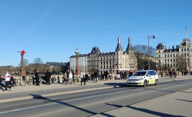 17-årig overfaldet og hastet til hospitalet: “Hvad er det der sker?”