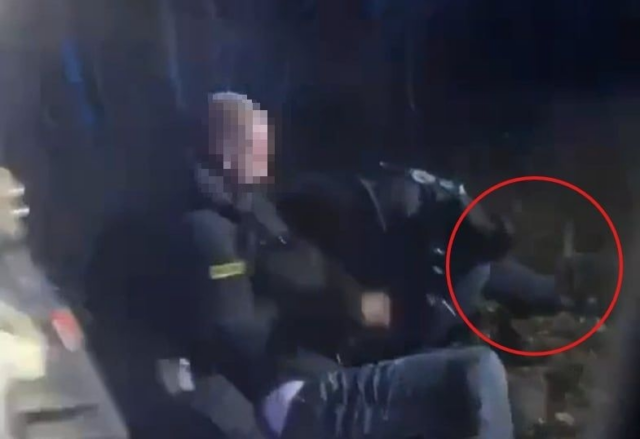 Bombeangreb på politistation kan være hævn for politivold: ‘Jeg fik knæ i hovedet og knytnæver’