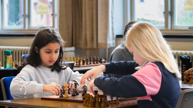 Pigerne er underrepræsenteret i skoleskakken: Men lørdag var deres dag