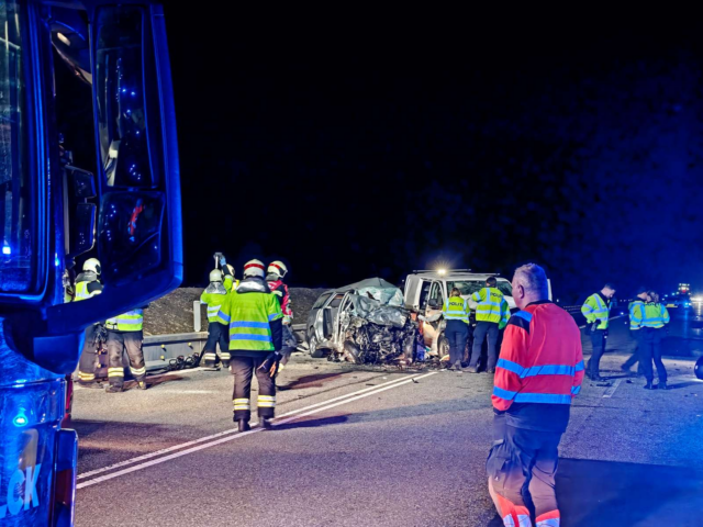 Kæmpe ulykke ser ‘meget alvorligt ud’: Motorvej HELT lukket