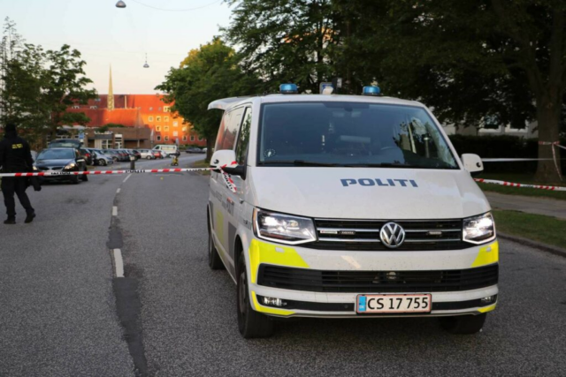 Tre mænd fra Afrika voldtager kvinde på skift: Forbipasserende kom forbi