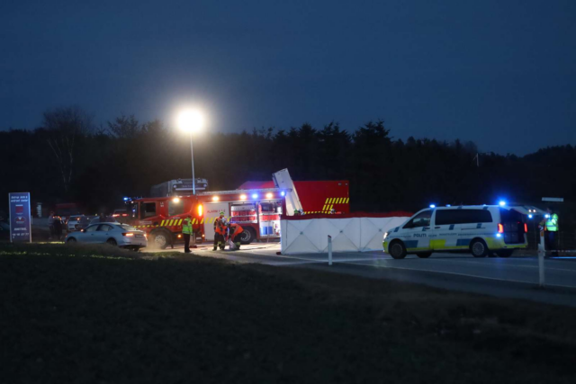 Ung mand dør på asfalten