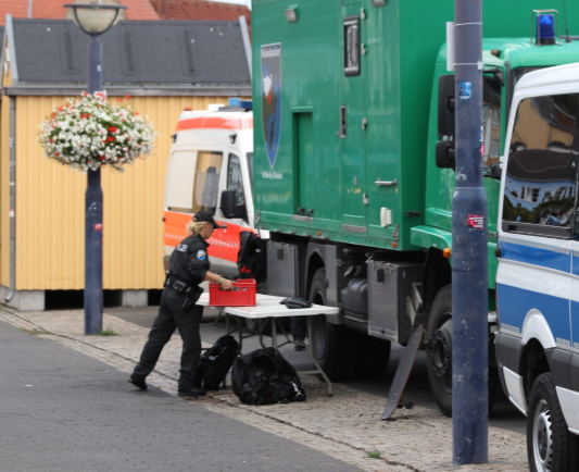 Barn falder ud fra 15. sal