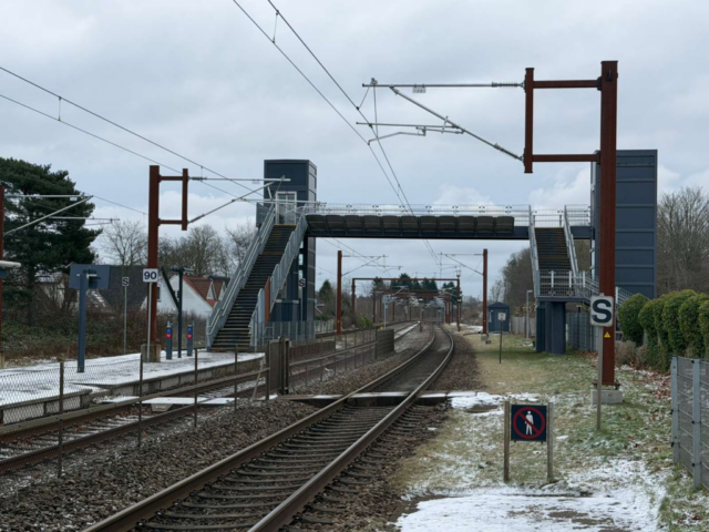 Skubbede 19-årig ud foran tog: Smidt på psykiatrisk afdeling