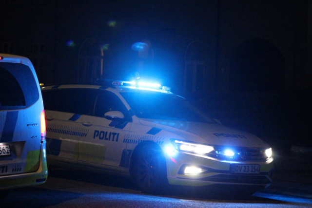 Mand blev skubbet ned på togskinner: Meld dig selv – vi har video