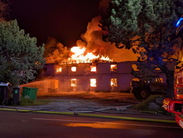 Efter voldsom brand: Kræver 50 millioner