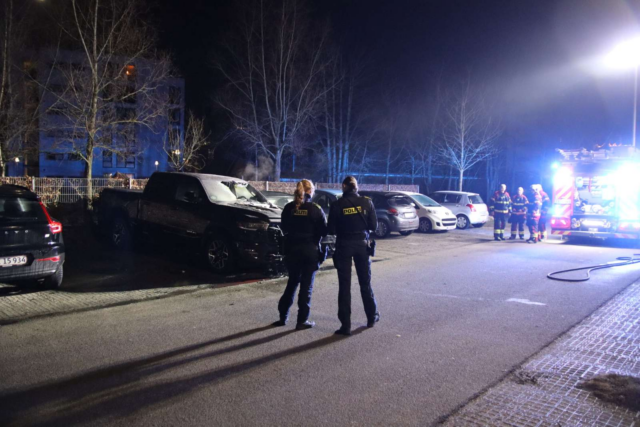 Pickup i flammer på Vestegnen