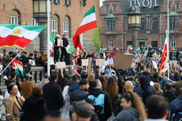 Irans nye øverste leder er blevet udpeget