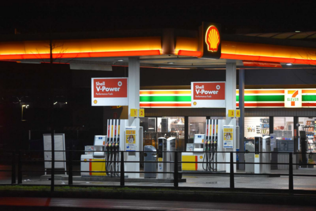 Krig i Mellemøsten koster dig dyrt: Så meget stiger prisen på benzin nu