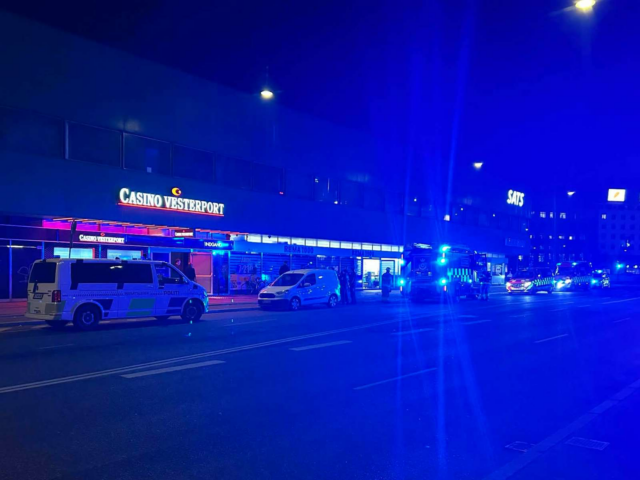 Stor udrykning: Brand i Rema 1000