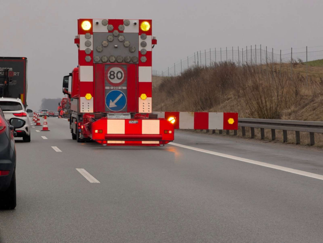 Massiv kø lige nu på motorvej: Spærret
