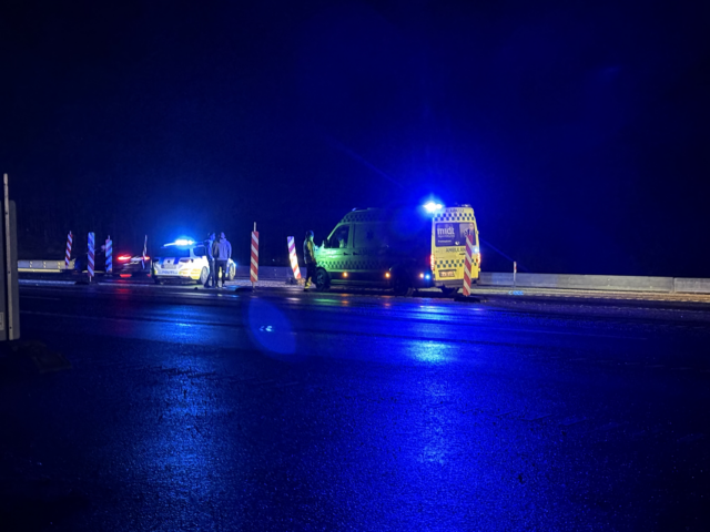 Uheld på motorvejen: Politi og ambulance til stede