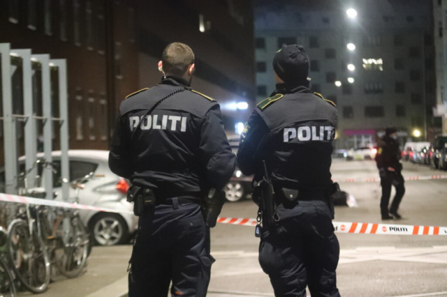 Rædsel i natten: Beboer fra udrejsecenter hamrer på familiens hus og prøver at komme ind