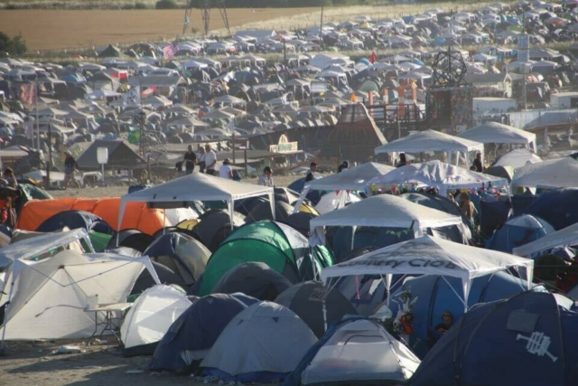 Uhyggelig sag på Roskilde Festival: Fastholdte og voldtog kvinde