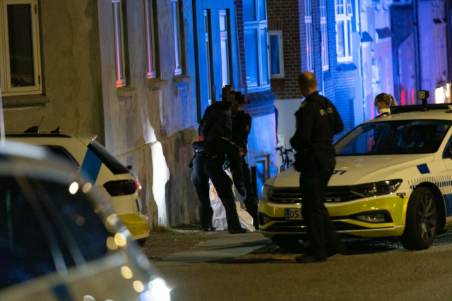Voldsomt knivstikkeri: 28-årig hastet til hospitalet i livsfare