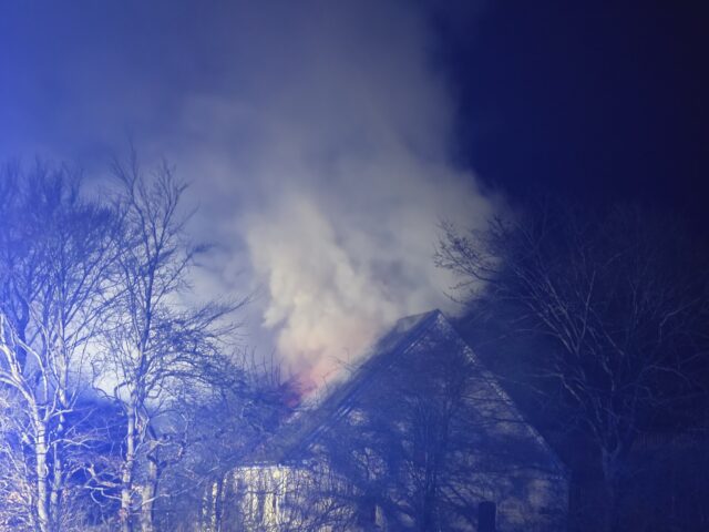 Mystisk brand undersøges: Massivt til stede