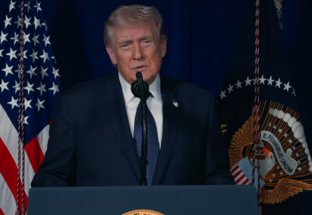 Donald Trump svinger pisken: Vil selv blokkere vigtig skibsrute