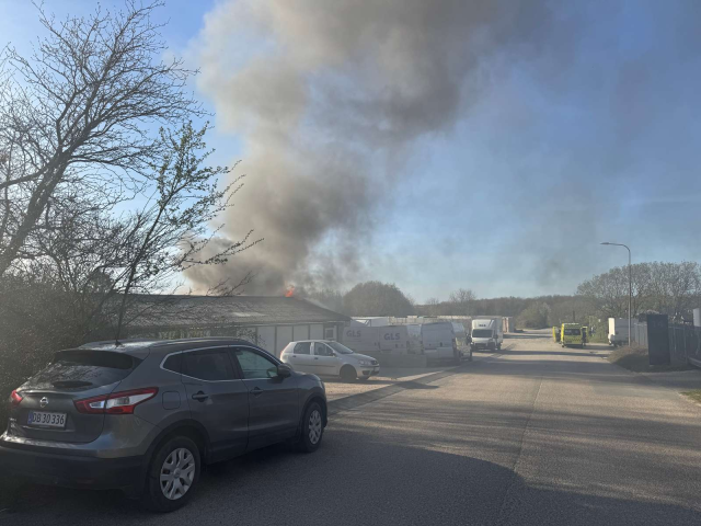 Massiv brand i Aarhus: Kan ses fra flere kilometer