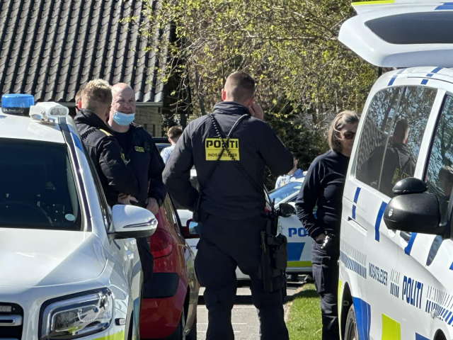 LIGE NU: Politiet i stor aktion i lille by