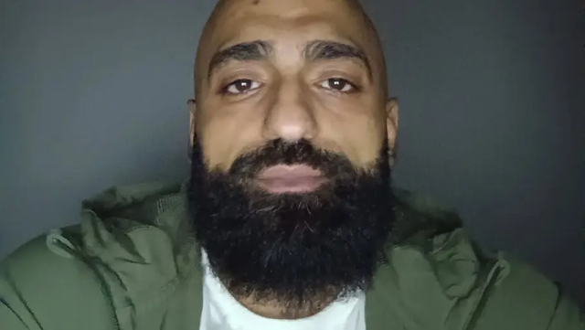 ‘Jeg besvimede hende og trak hende i håret op til en ny stilling’