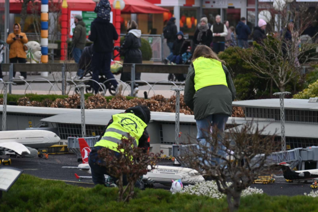 LIGE NU: Vild aktion i Legoland – aktivister trænger ind i lufthavn