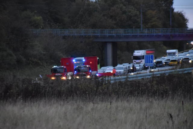 Mor dræbt og far svært kvæstet: Politiet melder nyt ud