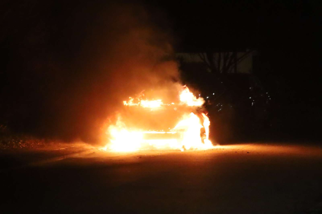 Flere voldsomme bilbrande få meter fra hinanden