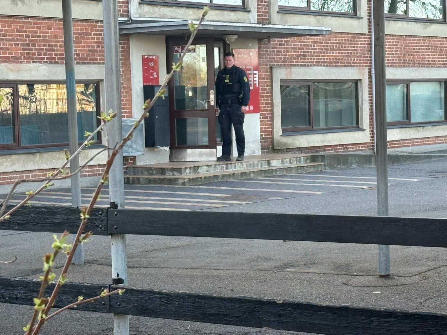 Islev Politi Islev Skole: Politiet ankommer