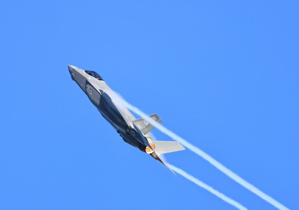 Kampflys larm over København: Forsvaret forklarer F-35-overflyvning — image 1