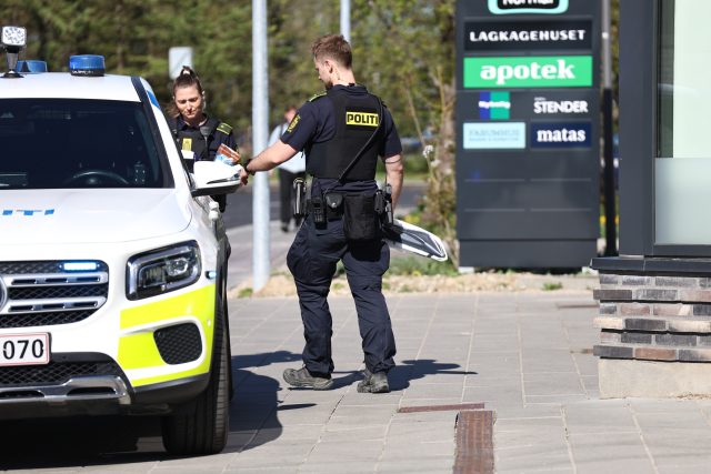 Uhyggelig hændelse i apotek: Kom tilbage med stor kniv