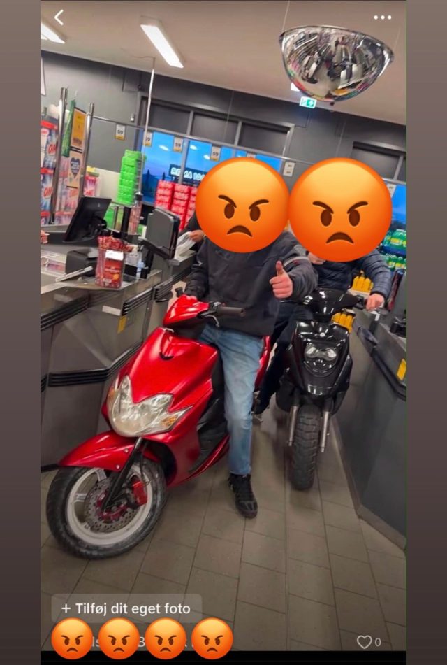 Scooterbande brager ind i Netto og poserer ved kasse