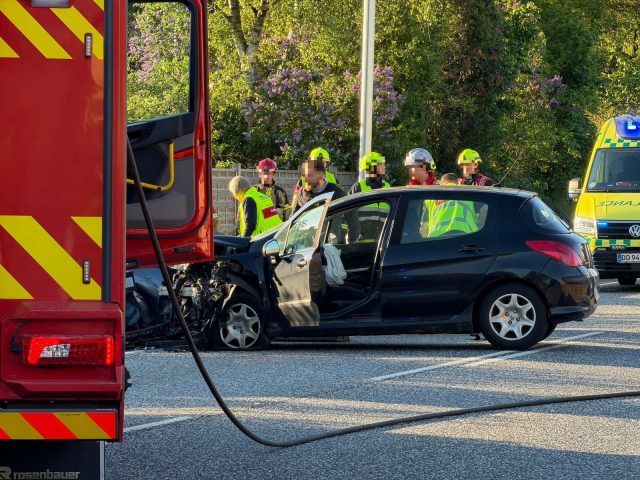 Voldsomt uheld på hovedvej: Helikopter og beredskab til stede