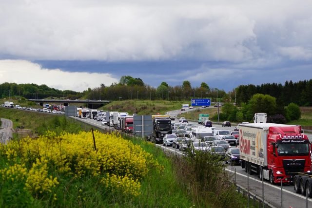 Kæmpe trafikprop: Voldsom ulykke på motorvejen