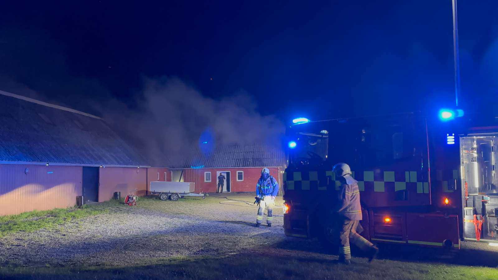 Bilist kører over for rødt foran udrykkende brandbil i Viborg — image 1