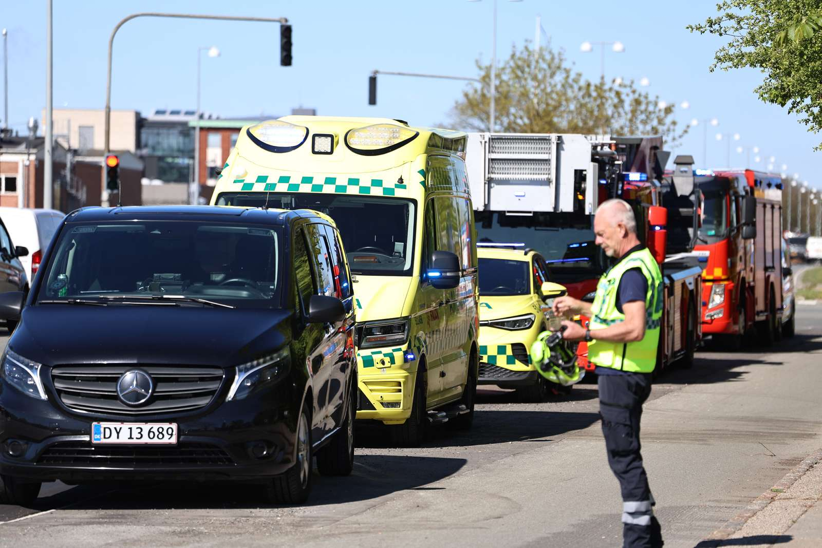 Massiv brand raser i lagerbygning i Skovlunde — image 6