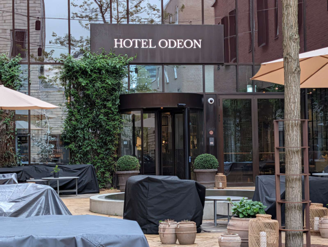 Brandmand voldtager kvinde: Hotelpersonale bryder ind