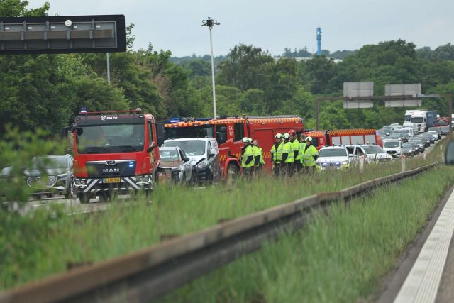Motorvej snegler sig afsted efter nyt uheld