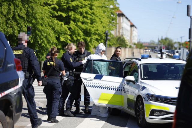 15-årig pige fundet grædende på gaden