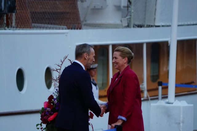 LIGE NU: Mette Frederiksen møde med kongen