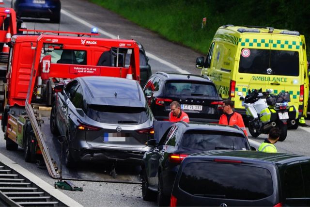 Massiv udrykning: Lammer trafikken