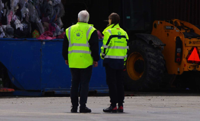 Voldsom ulykke på arbejdsplads: 73-årig omkommet