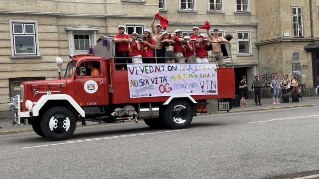 Hang ud af vinduerne: Studenter taget i vanvidskørsel