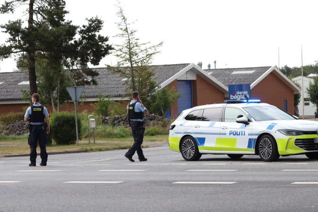 LIGE NU på pressemøde: Dræbt person ikke ramt af politiets skud