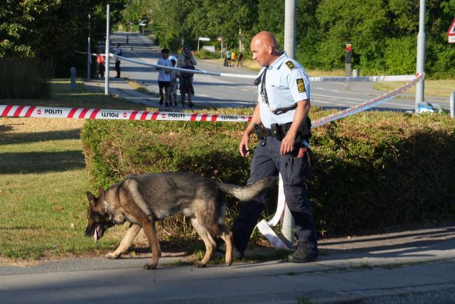 LIGE NU: Ung mand stukket ned – gerningsmænd flygter fra stedet
