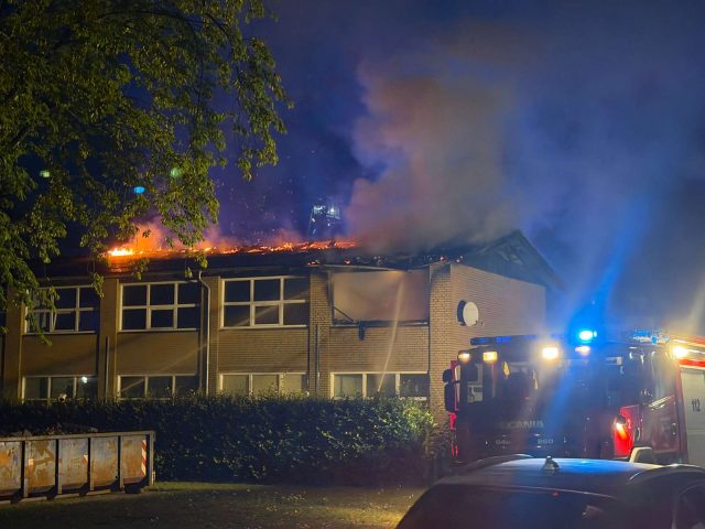 Voldsom brand raserer: Brandvæsnet rykker ud for anden gang samme sted
