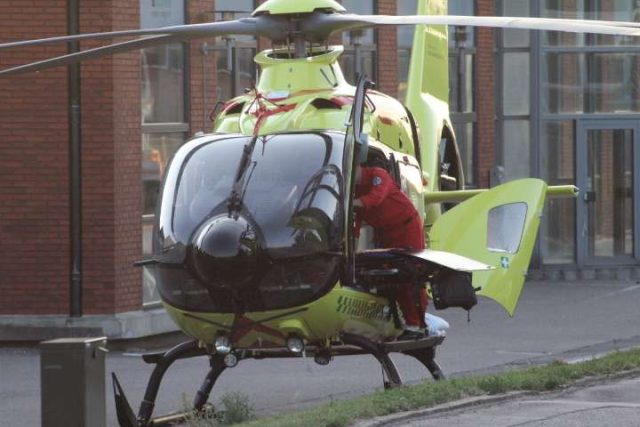 Arbejdsulykke ender galt: Person hastet afsted i lægehelikopter