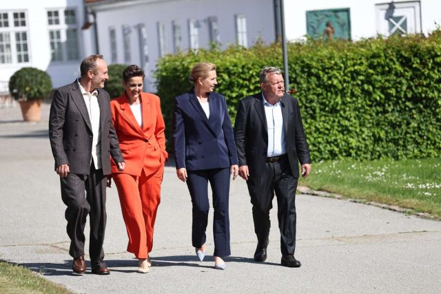Ridser i regeringslakken: Støtteparti anklager for at bryde med vigtigt grundlag