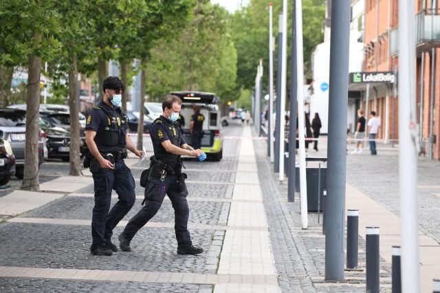 Slåskamp udløser stor politiaktion på Vestegnen: Hovedgade spærret af
