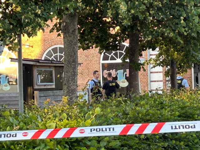 Kæmpe politiaktion på Hovedgaden: Område under skarp bevogtning