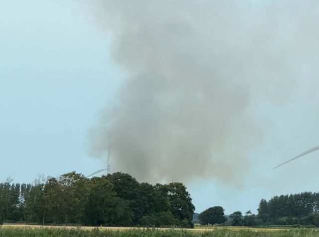 Enorm markbrand: Flere tusinde kvadratmeter i flammehav